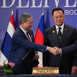 Trump kijkt toe hoe Thailand en Cambodja na lang conflict vredesdeal tekenen