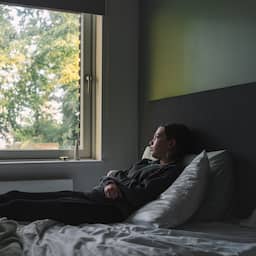 Praat mee | Wat moeten scholen doen om meisjes met psychische problemen te helpen?