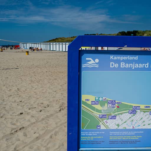 Illustratie bij: Provincie Zeeland waarschuwt voor aangespoelde stookolie op stranden