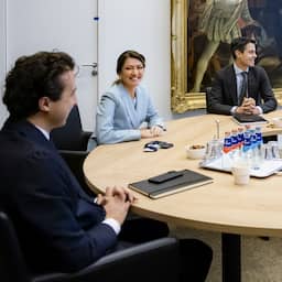 De formatie zit muurvast en dit zijn de redenen waardoor dat komt