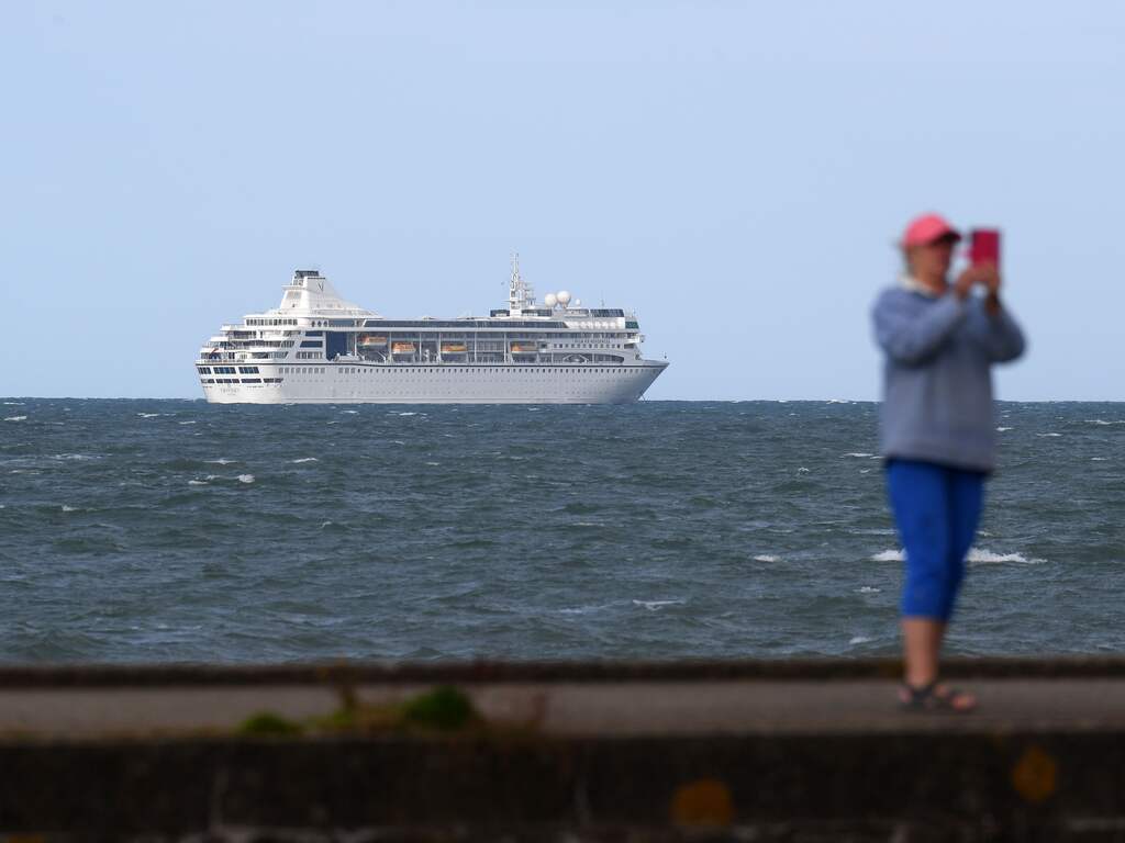 Wéér lukt het cruiseschip niet om Belfast te verlaten voor een reis rond de wereld