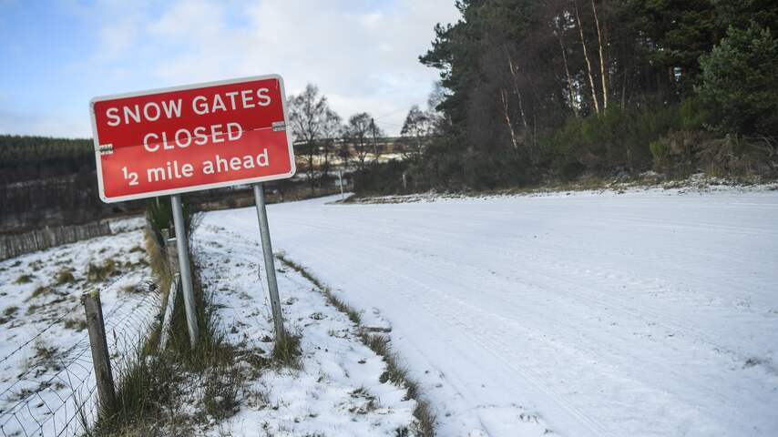 Harde wind en sneeuwval door storm Arwen in VK