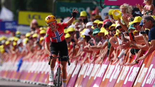Uitgebluste Haugset wint in Tour na solo van 88 kilometer