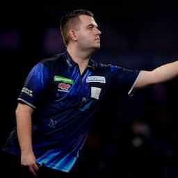 Live WK darts | Niels Zonneveld maakt indruk in partij tegen Jonny Clayton