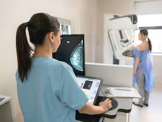 Borstkankerbehandeling kan prettiger en goedkoper met minder medicijn