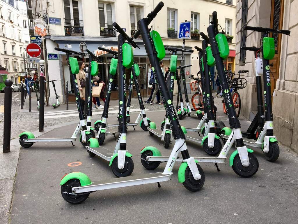 Parijs is overlast toeristen zat: deelsteps gaan in de ban na referendum