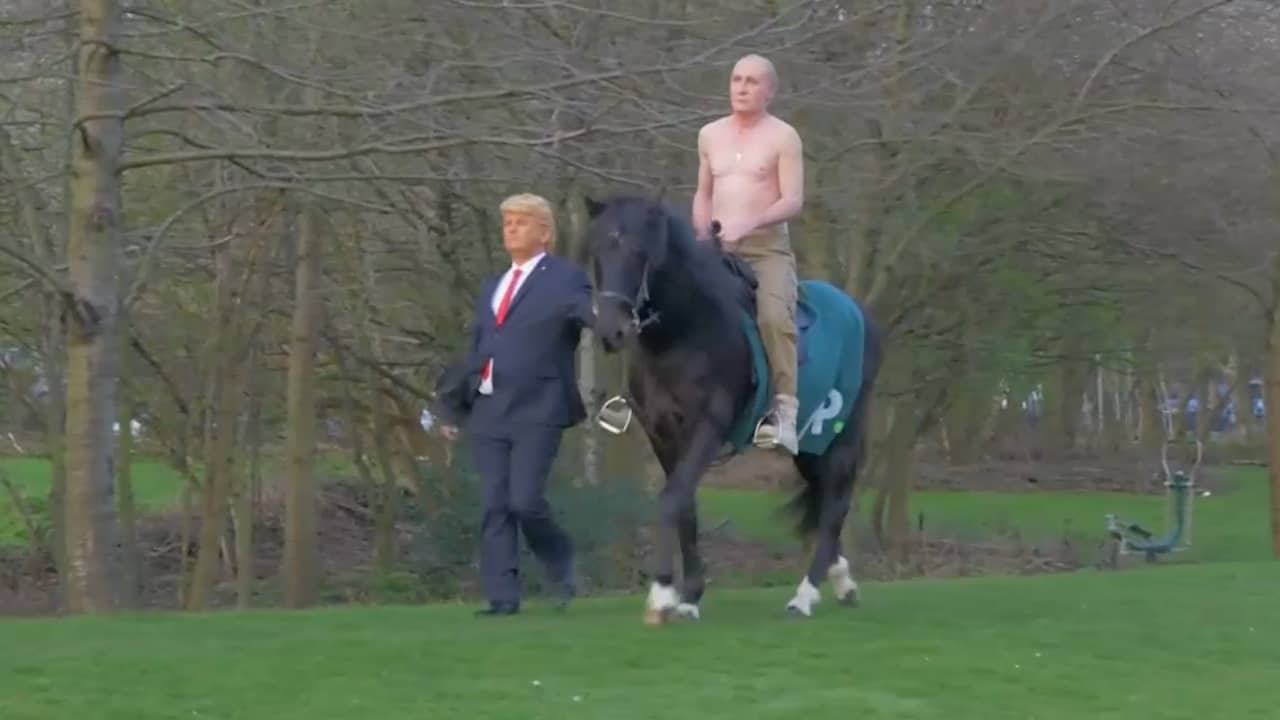 trump-en-putin-zonder-shirt-te-paard-door-londen-voor-renwedstrijd.jpg