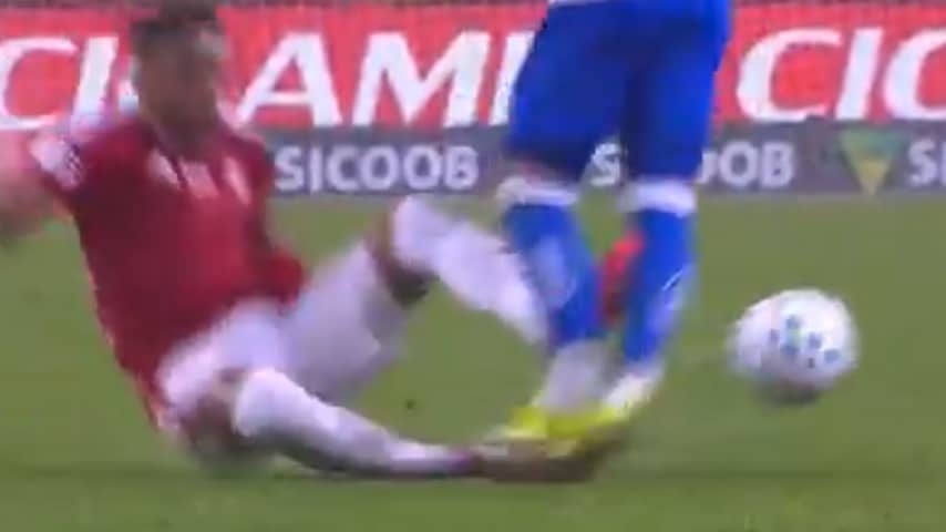 Opmerkelijke straf in Brazilië: voetballer geschorst tot slachtoffer weer kan trainen