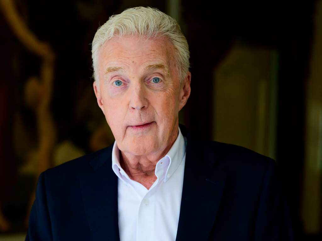 André van Duin krijgt als vijfde persoon sinds 1964 Televizier Oeuvre-Ring