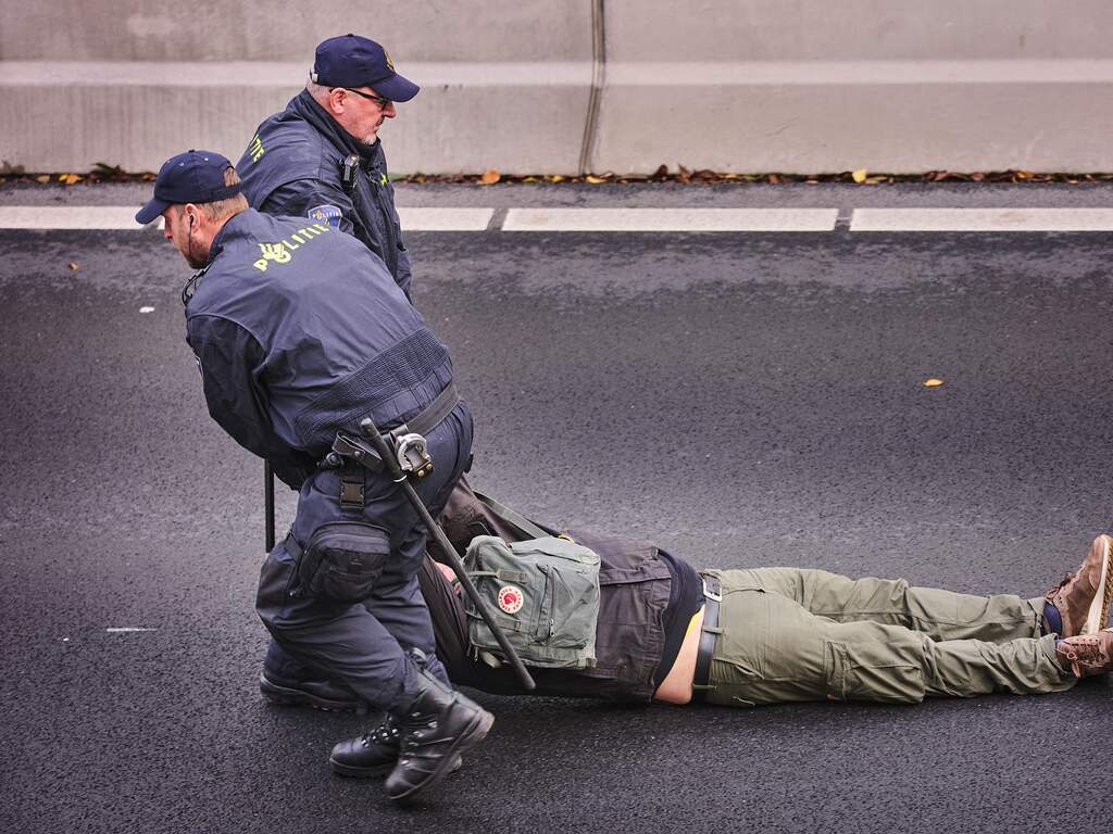 Politie na Amnesty-rapport: Agenten moeten niet te snel vragen om ID-bewijs