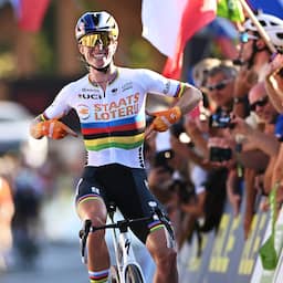 Demi Vollering rijdt week na wereldtitel ook overtuigend naar goud bij EK