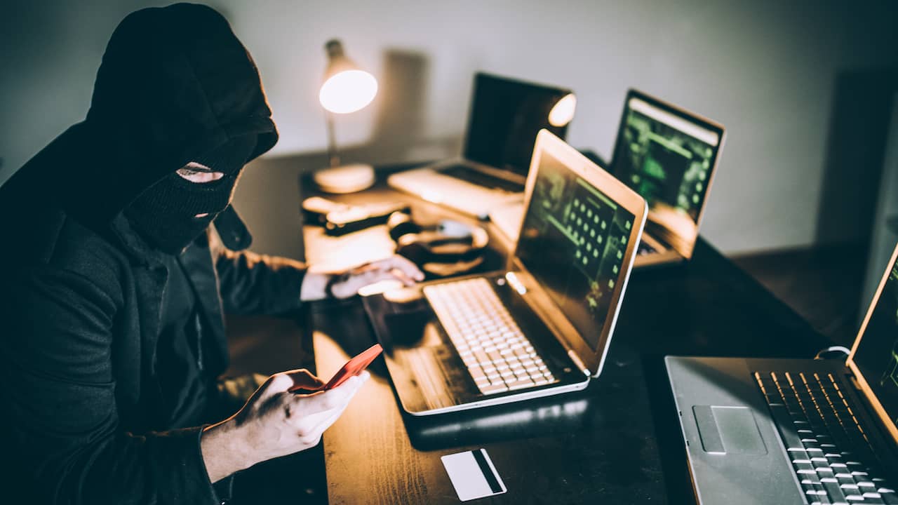 NFI kraakt honderden cryptotelefoons dankzij Europese samenwerking | Tech |  NU.nl