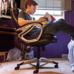 Nederlandse tieners lezen nóg slechter: 4 op de 10 halen minimumniveau niet