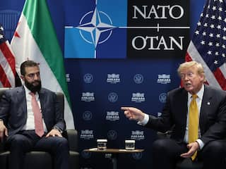 Trump zegt Syrië van terrorismelijst te halen en sancties te schrappen