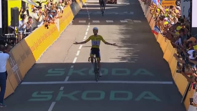 Zo finishte oppermachtige Pogacar als eerste op Alpe d'Huez