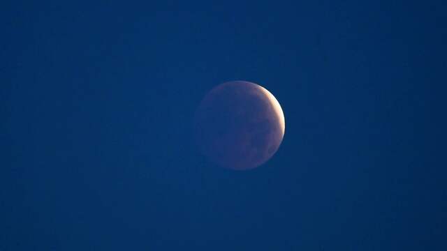 Gedeeltelijke maansverduistering te zien boven Alphen aan den Rijn