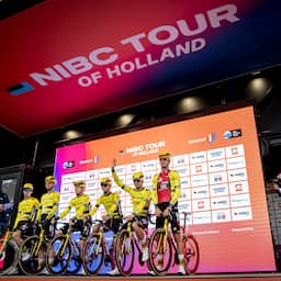 Etappe Tour of Holland geannuleerd: peloton wil niet verder na auto op parcours