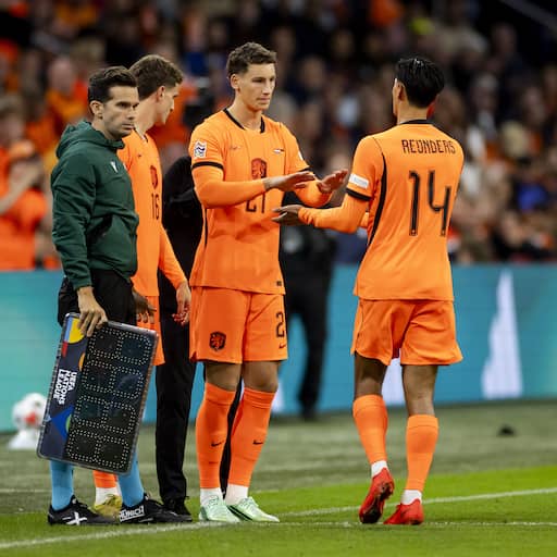Illustratie bij: Van Bommel schrijft Oranjehistorie met debuut: 'Wordt moeilijk vader in te halen'