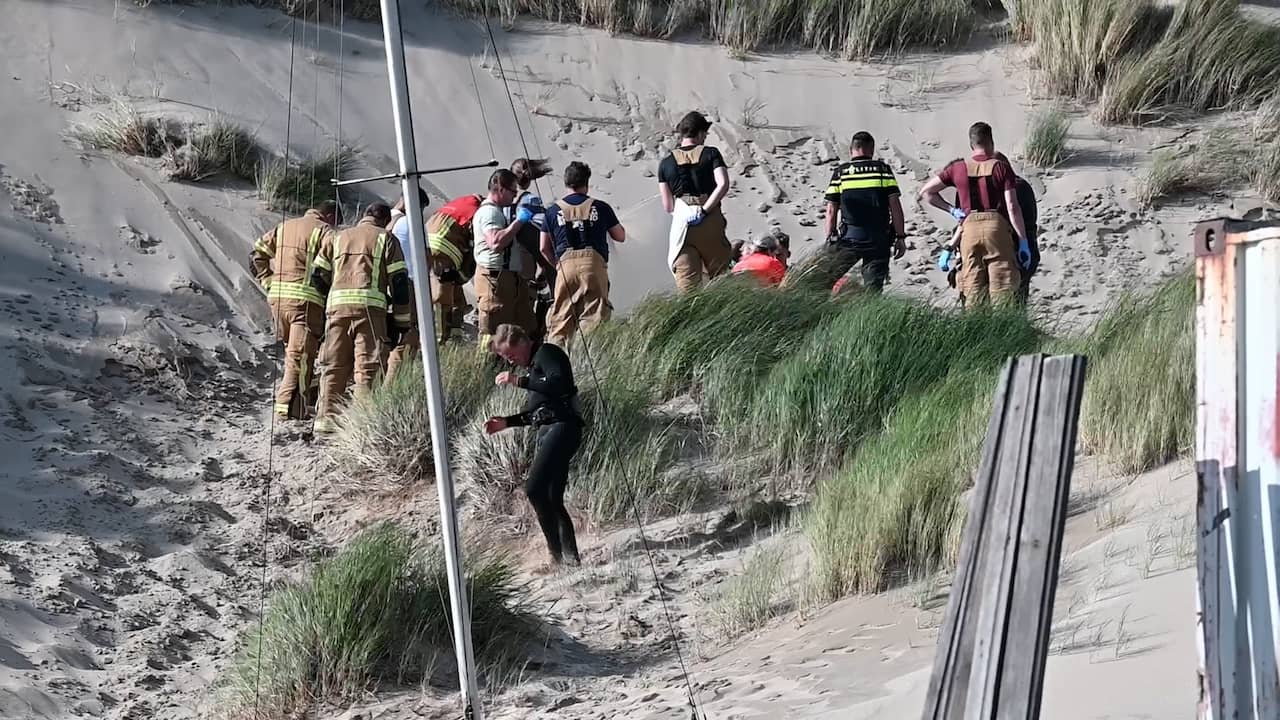 Video | Hulpdiensten doen onderzoek naar noodlottige landing kitesurfer