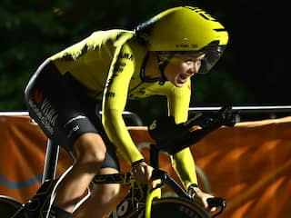 Lieke Nooijen wint bijzondere proloog Eneco Tour, net geen zege Wessel Mouris
