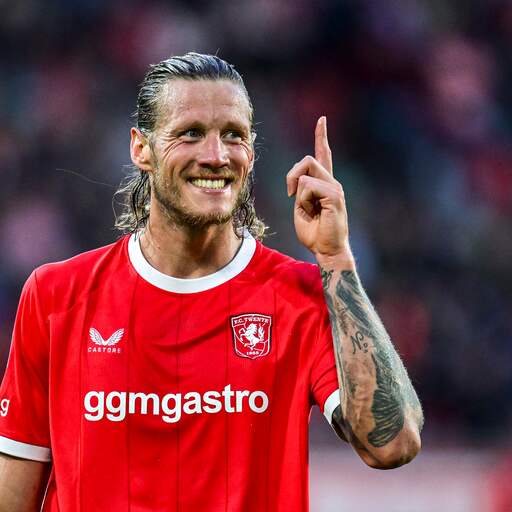 Illustratie bij: Weghorst straalt na nieuwe Twente-goal én verloving: 'Kreeg dit door in gebed'