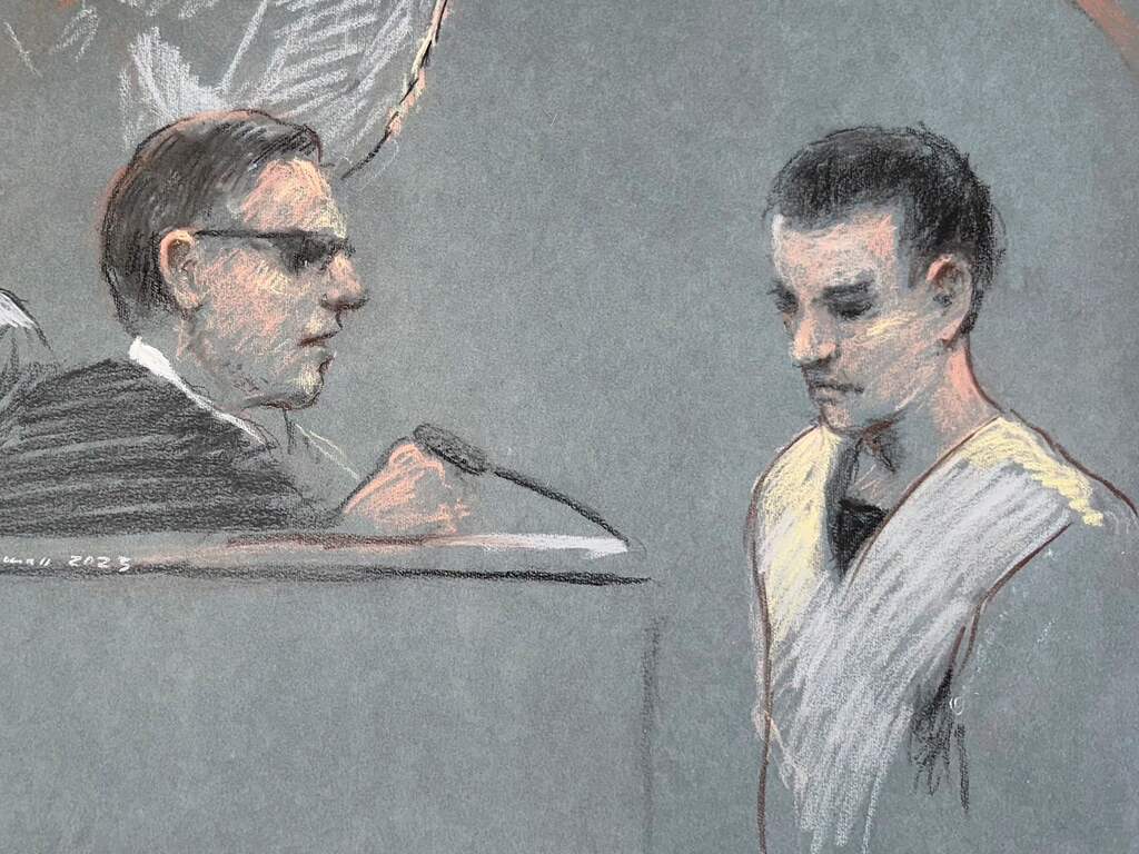 Man die Pentagon-documenten lekte, moet proces in cel blijven afwachten