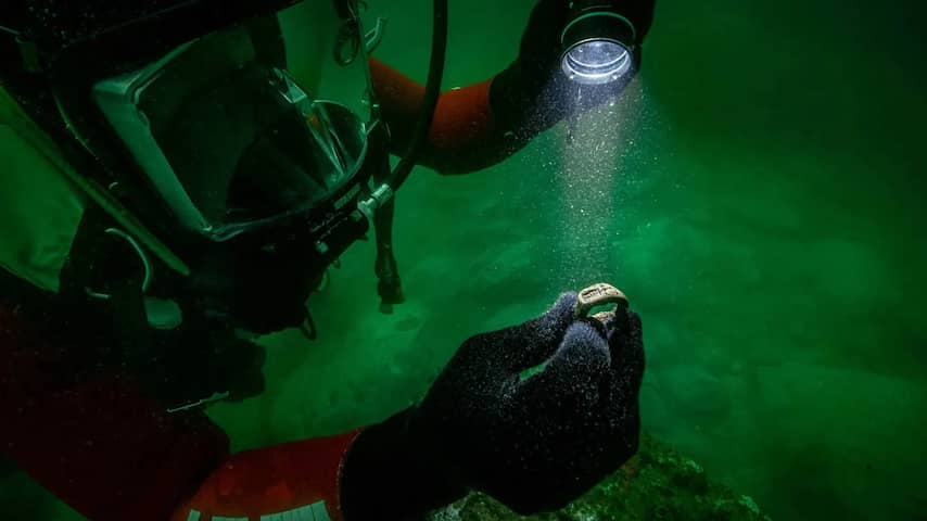 'Uitzonderlijke' ring met afbeelding van wereldwonder opgedoken in Egypte