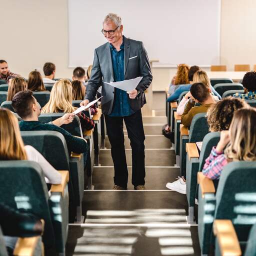 Illustratie bij: Studieschuld groeit door dure studententijd en kan later hypotheek beperken