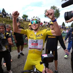 Pogacar dankt vriendin na nieuwe ritzege in Tour: 'Urska gaf me een boost'
