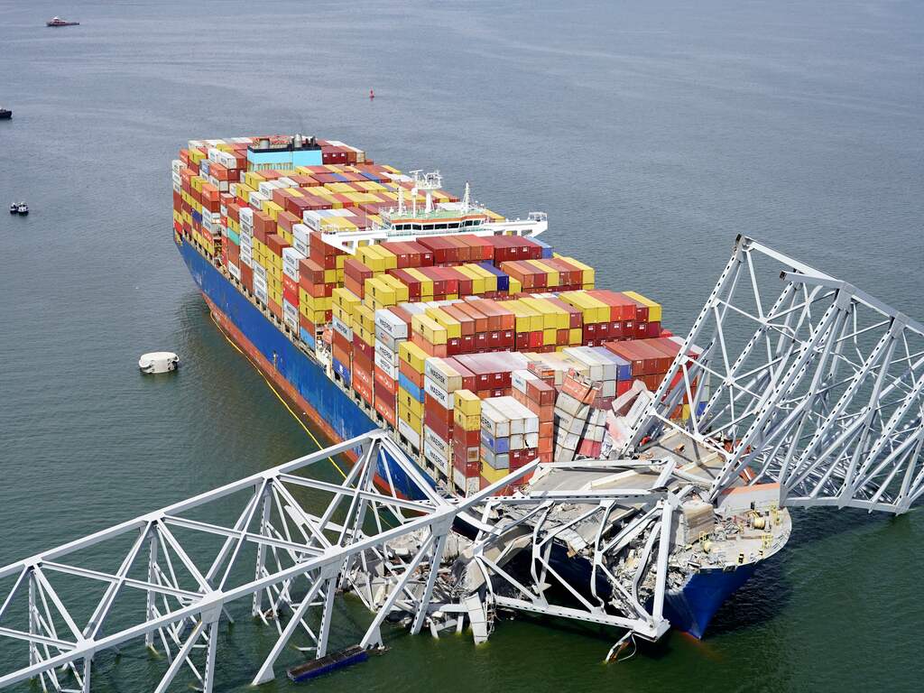 Eerste twee lichamen geborgen na instorten Amerikaanse brug