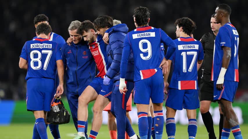 Einde seizoen voor PSG-aanvaller Kvaratskhelia door gescheurde kruisband