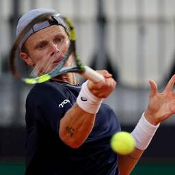 Jesper de Jong stap dichter bij deelname aan hoofdtoernooi Roland Garros
