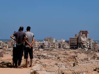 Libië zoekt naar overlevenden: 'Zee blijft nieuwe lichamen meevoeren'