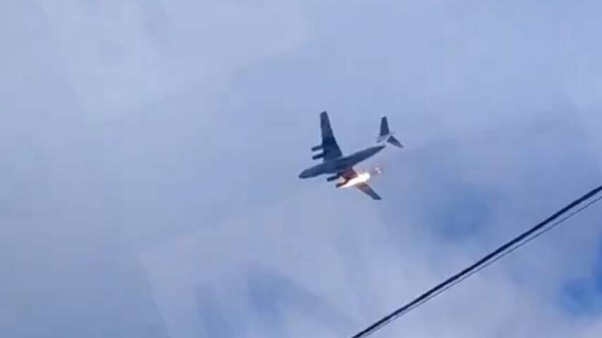 Russisch militair vliegtuig met motorproblemen crasht vlak na opstijgen