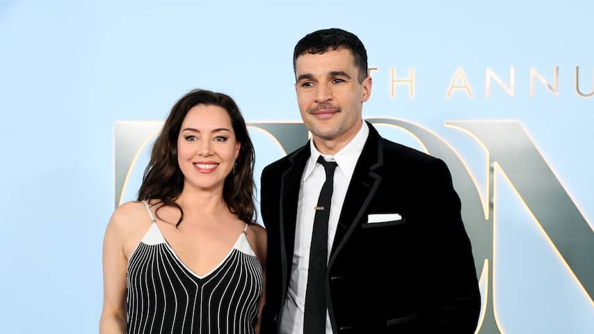 The White Lotus-actrice Aubrey Plaza en Chris Abbott verwelkomen dochter