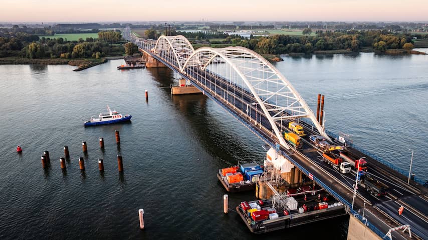 Merwedebrug na werkzaamheden eerder open, vrachtwagenverbod blijft gelden