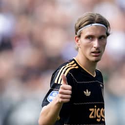 Mika Godts rondt transfer naar PSG af en is op vier na duurste Ajacied ooit