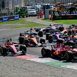 Hamilton hekelt aanpak Ferrari en rijstijl Leclerc in Italië: 'Er zijn hier geen regels'
