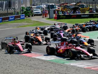 Hamilton hekelt aanpak Ferrari en rijstijl Leclerc in Italië: 'Er zijn hier geen regels'