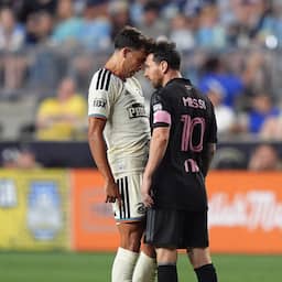 Messi maakt eerste doelpunt sinds overlijden van zijn vader in grimmig duel