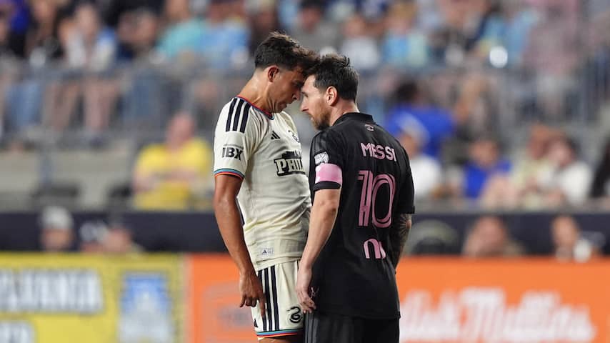 Messi maakt eerste doelpunt sinds overlijden van zijn vader in grimmig duel