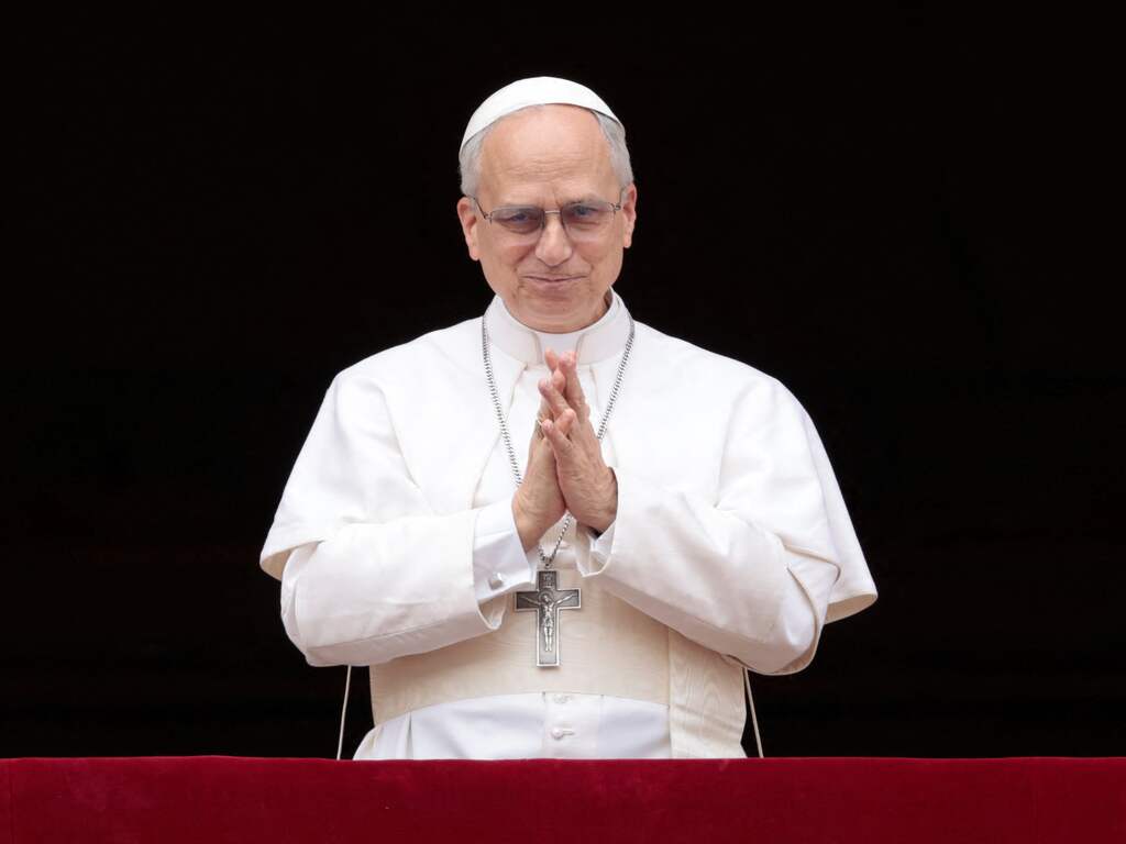 Nieuwe paus roept bij eerste zondagsgebed op tot vrede in Oekraïne en Gaza