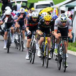 Live Tour | Van den Broek en Eenkhoorn in kopgroep van voorlaatste etappe