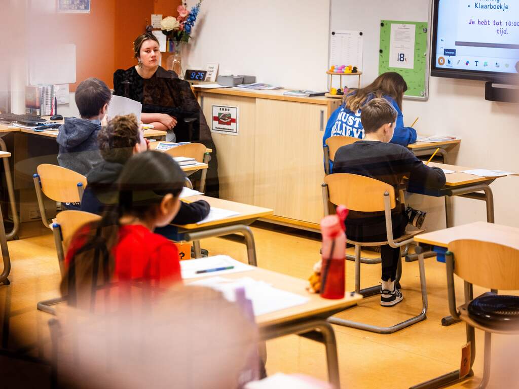 Meer aandacht voor taal en rekenen op basisscholen, maar er blijven zorgen