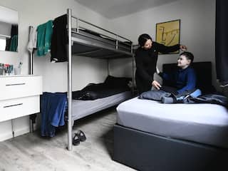 Waarom Oekraïners wel een bed krijgen terwijl asielzoekerscentra uitpuilen