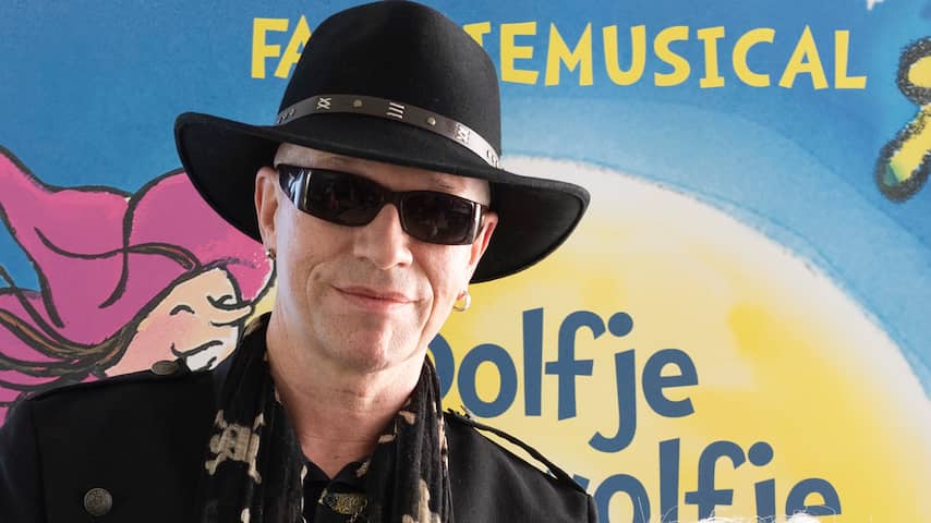 Drie Gouden Boeken voor Paul van Loon op 25e verjaardag Dolfje