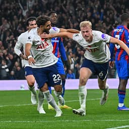 Van Hecke scoort bij zege Tottenham, City verliest verrassend van Brighton