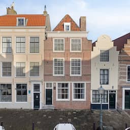 Voormalig huis van admiraal Michiel de Ruyter in Zeeland te koop voor 6 ton