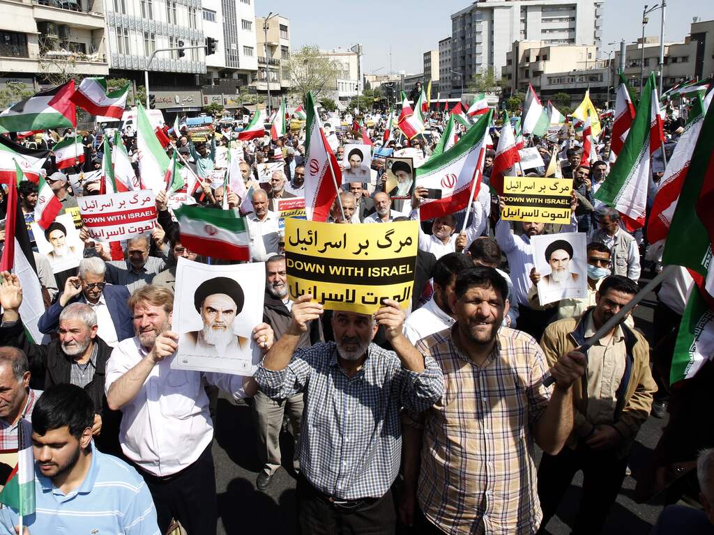 Jullie vragen over de explosies in Iran: 'Wat denkt Israël te bereiken?'