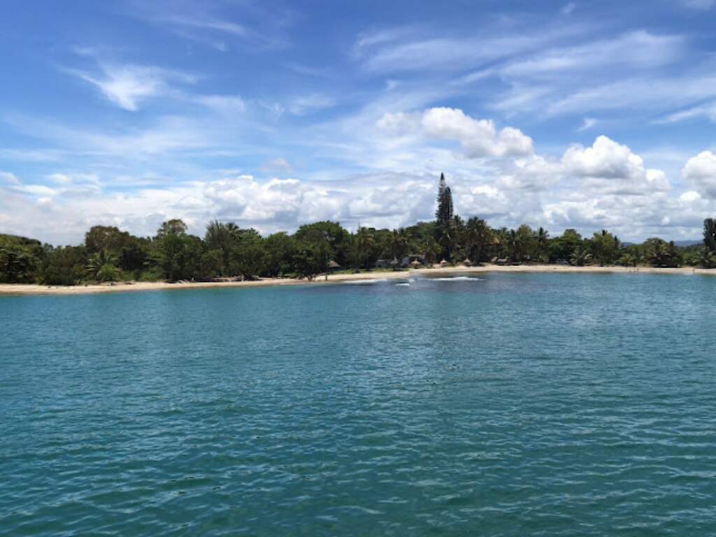 Minister Madagaskar overleeft helikopterongeluk en zwemt twaalf uur naar kust